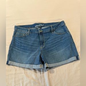 Universal Thread - 16W - Cuffed Jean Shorts.